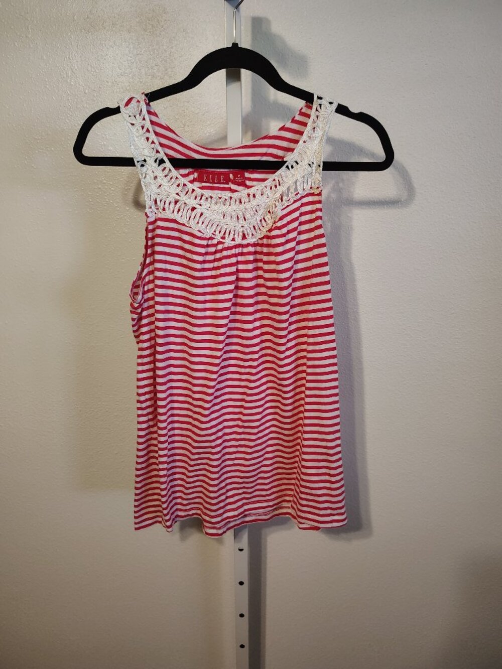 ELLE Women's Tank Top Size Medium Horizontal Stripes Crochet Lace Round Neck